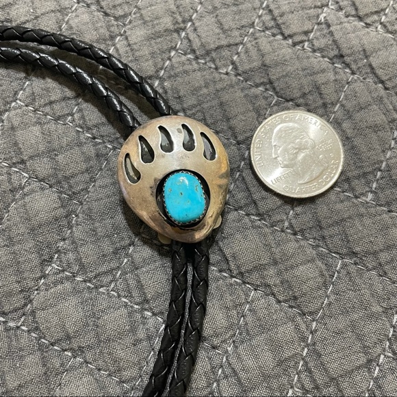 Bear claw bolo tie - Picture 3 of 5
